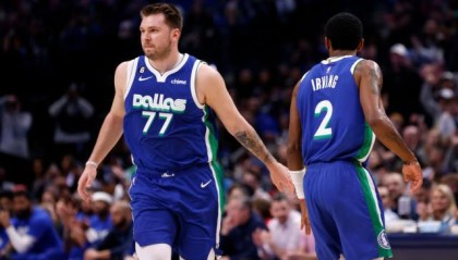 开云下载-连砍高分点燃达拉斯球迷 欧文对留队问题避而不谈