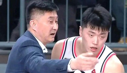开云app-评分从2.9暴涨至9.8！昔日大番薯一球改变命运，球迷：排队叫嘉爷