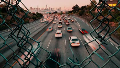 超三联赛社媒分享精彩瞬间：主教练不光已热身，还真上场了